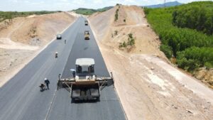 Sắp thông xe 5 dự án cao tốc, hợp long cầu Rạch Miễu 2