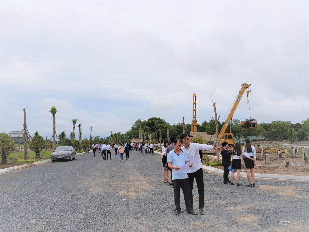 Ăn theo sóng sáp nhập tỉnh thành, giới đầu cơ ôm bom