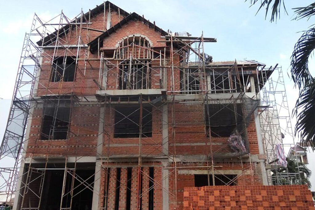 Người xây nhà mong ngày dễ thở