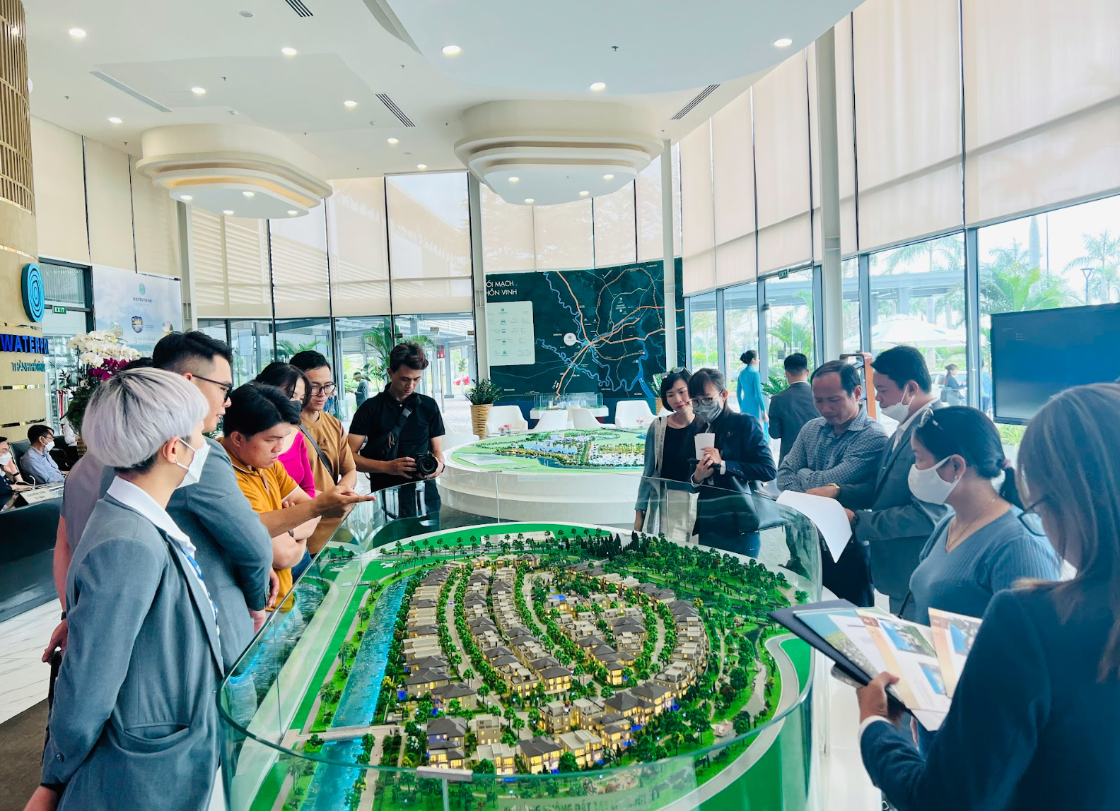 Trong vòng 1 tháng, khu vực này chiếm đến 96% lượng tiêu thụ sơ cấp, liên tục vượt mặt Tp.HCM về nguồn cung nhà phố - biệt thự