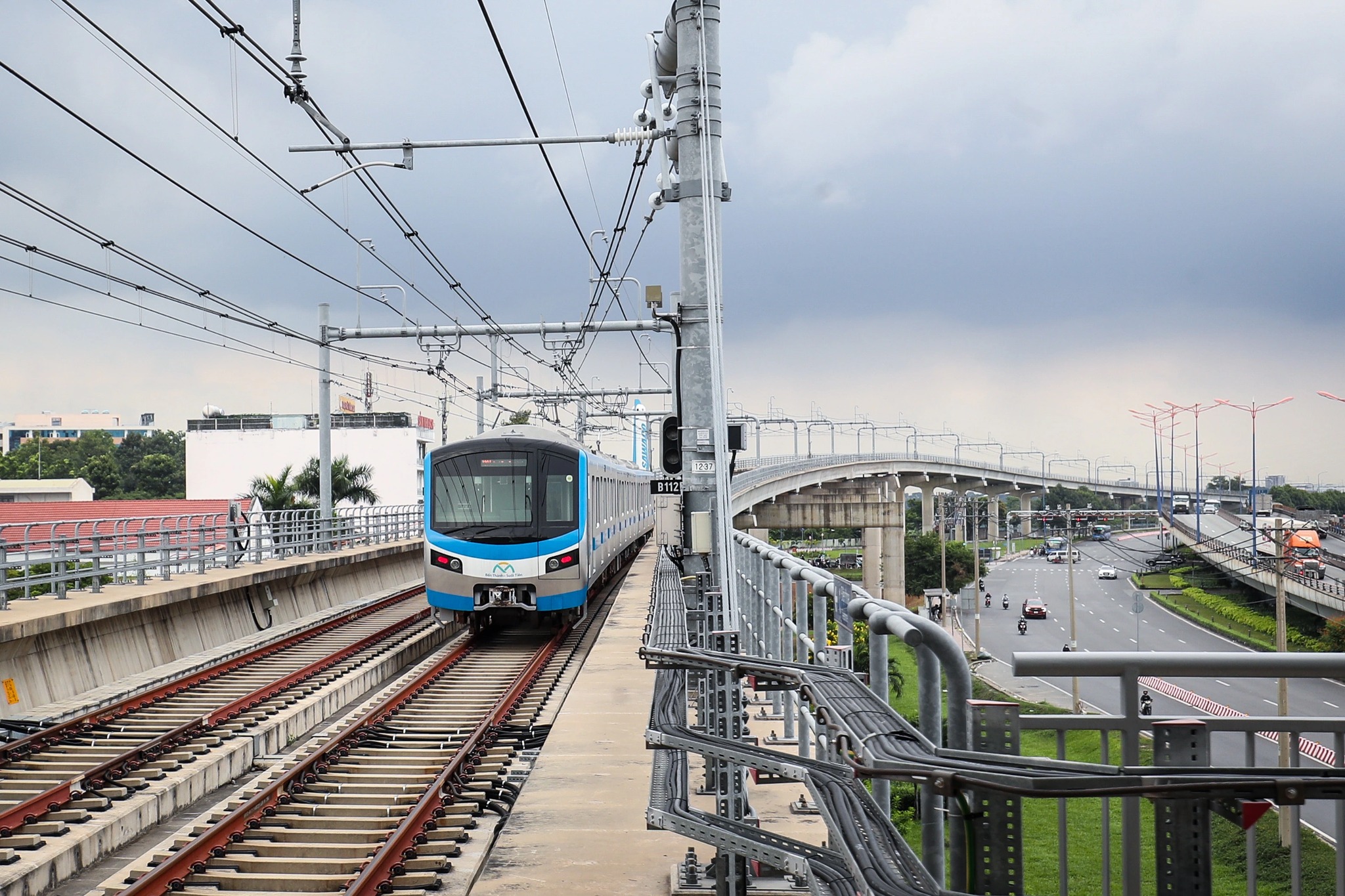 Vượt thách thức chưa có tiền lệ