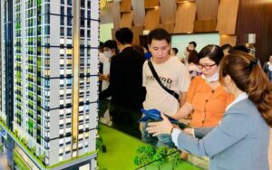 Giá nhà tại các đô thị cao nhưng phân khúc căn hộ vẫn nhộn nhịp nhờ lượng khách hàng trẻ tăng