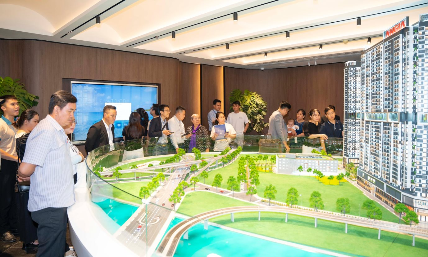 Loạt doanh nghiệp bất động sản phía Nam rầm rộ ra hàng