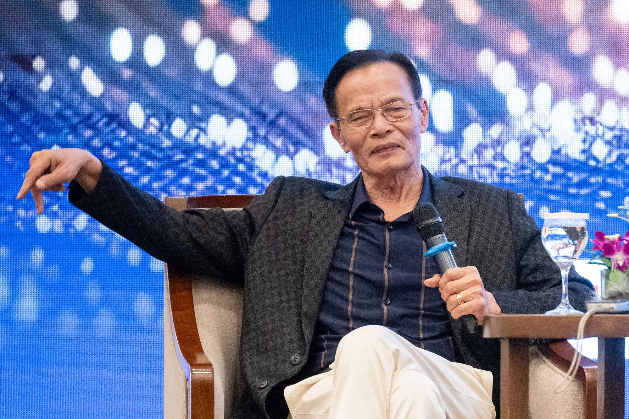 TS. Lê Xuân Nghĩa nói: Đu tư bất động sản thì phải nhớ là đầu tư vào giá trị tương lai của nó.